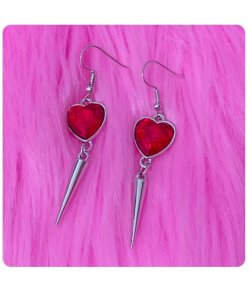 Boucles d'oreilles coeurs rouges et piques