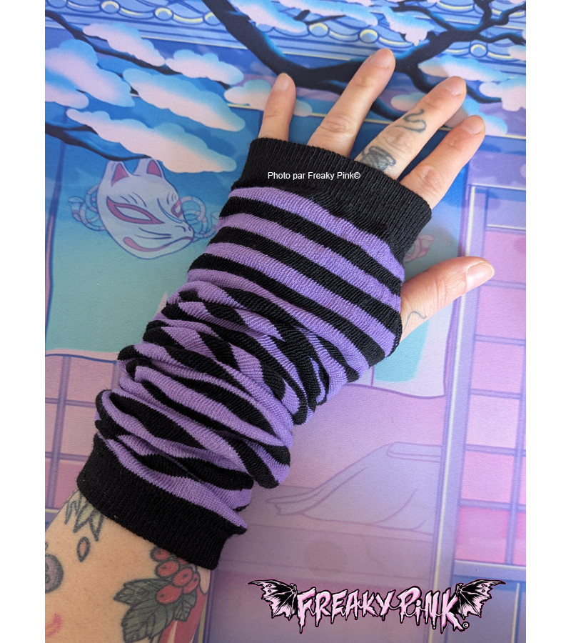 Mitaines Petites Rayures Noires Et Violettes
