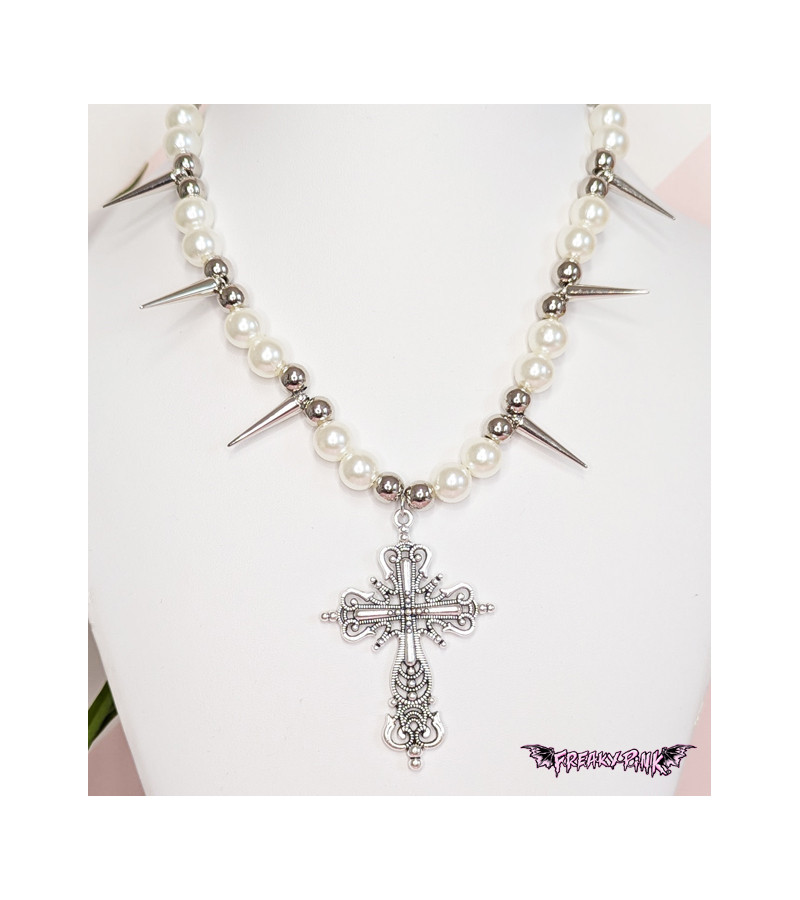 Short necklace