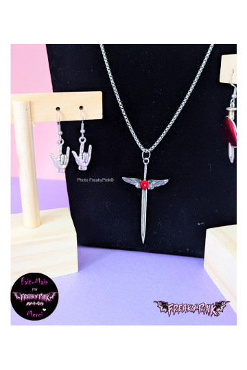 Boucles D'Oreilles Main Métal Freaky Pink