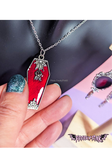 Collier Cercueil Rouge Freaky Pink