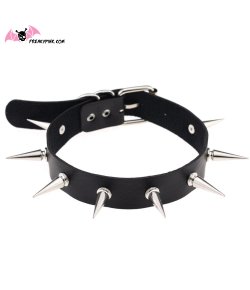 Choker punk noir avec de longs piques