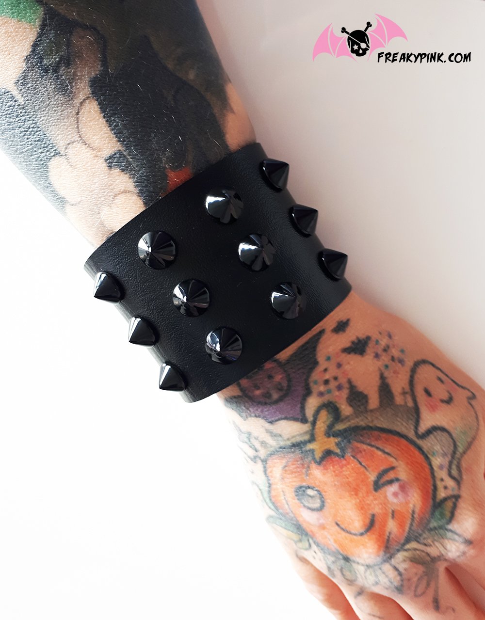 Freaky Pink boutique bijoux gothiques bracelets à clous noir unisexe
