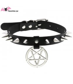 Choker pentagramme et piques noir