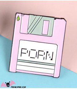 Pins disquette porn rose