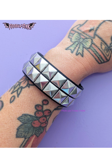 2 Ranks Square Studs Bracelet
