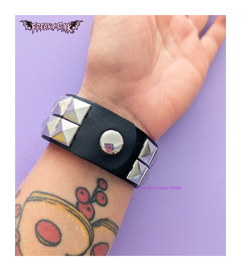 2 Ranks Square Studs Bracelet